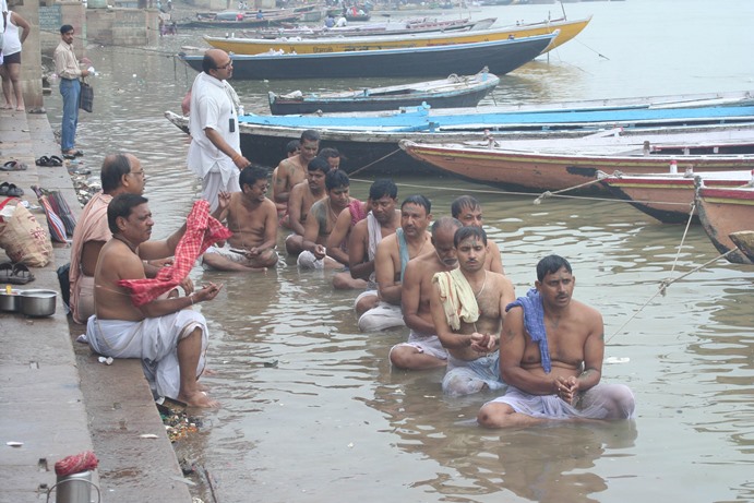 Pindadaan rituals on the banks of the Ganga in Varanasi.